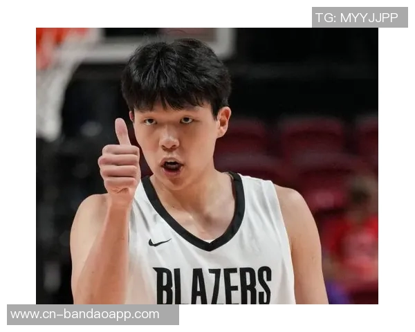 新秀表现抢眼5中5砍下14分2板1助1帽瀚森短暂出场仅6分钟